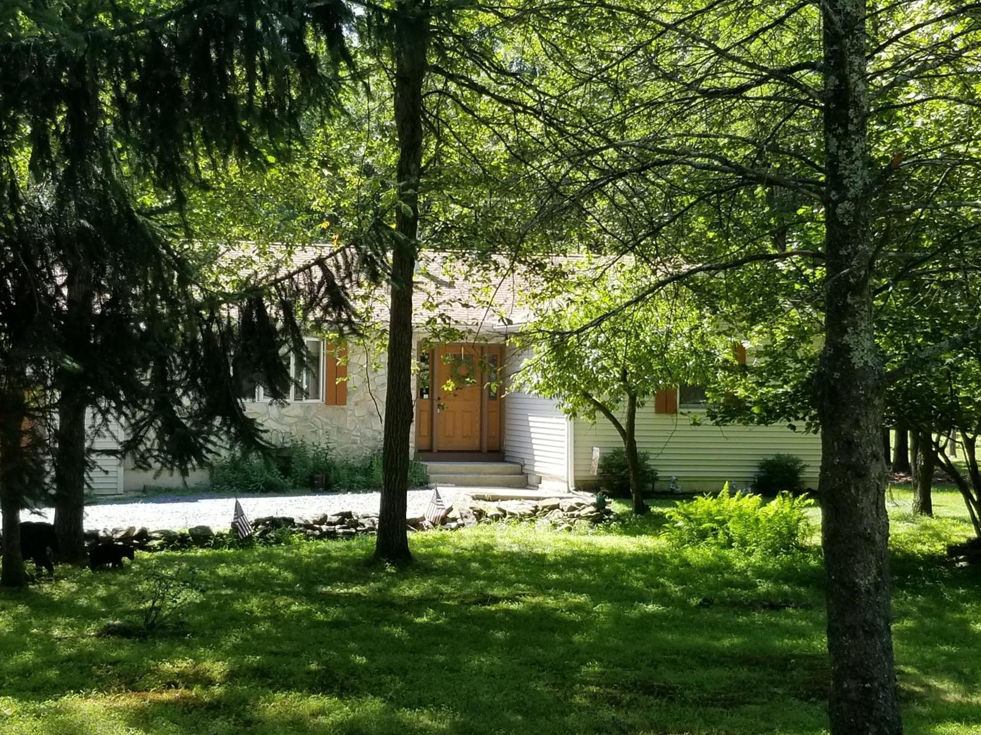 Serenity And Fun All In One In This Cozy Pocono Cabin Jim Thorpe Dış mekan fotoğraf