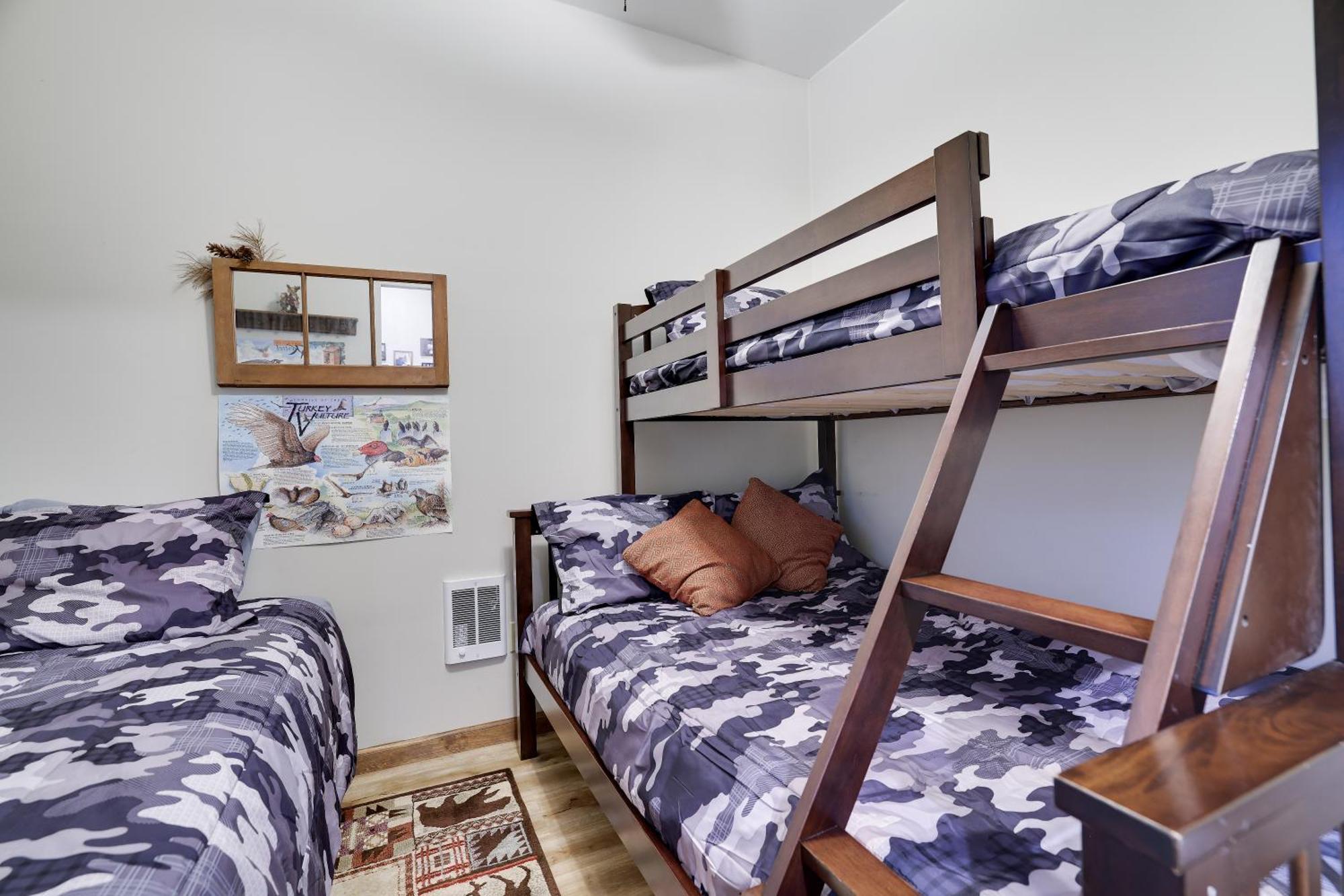 Serenity And Fun All In One In This Cozy Pocono Cabin Jim Thorpe Dış mekan fotoğraf