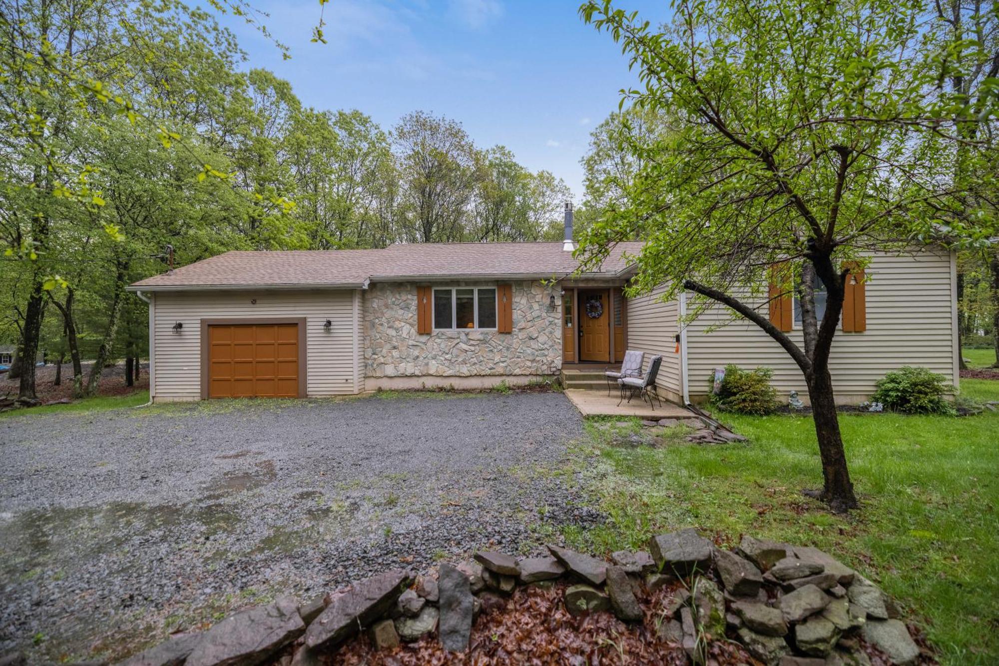 Serenity And Fun All In One In This Cozy Pocono Cabin Jim Thorpe Dış mekan fotoğraf