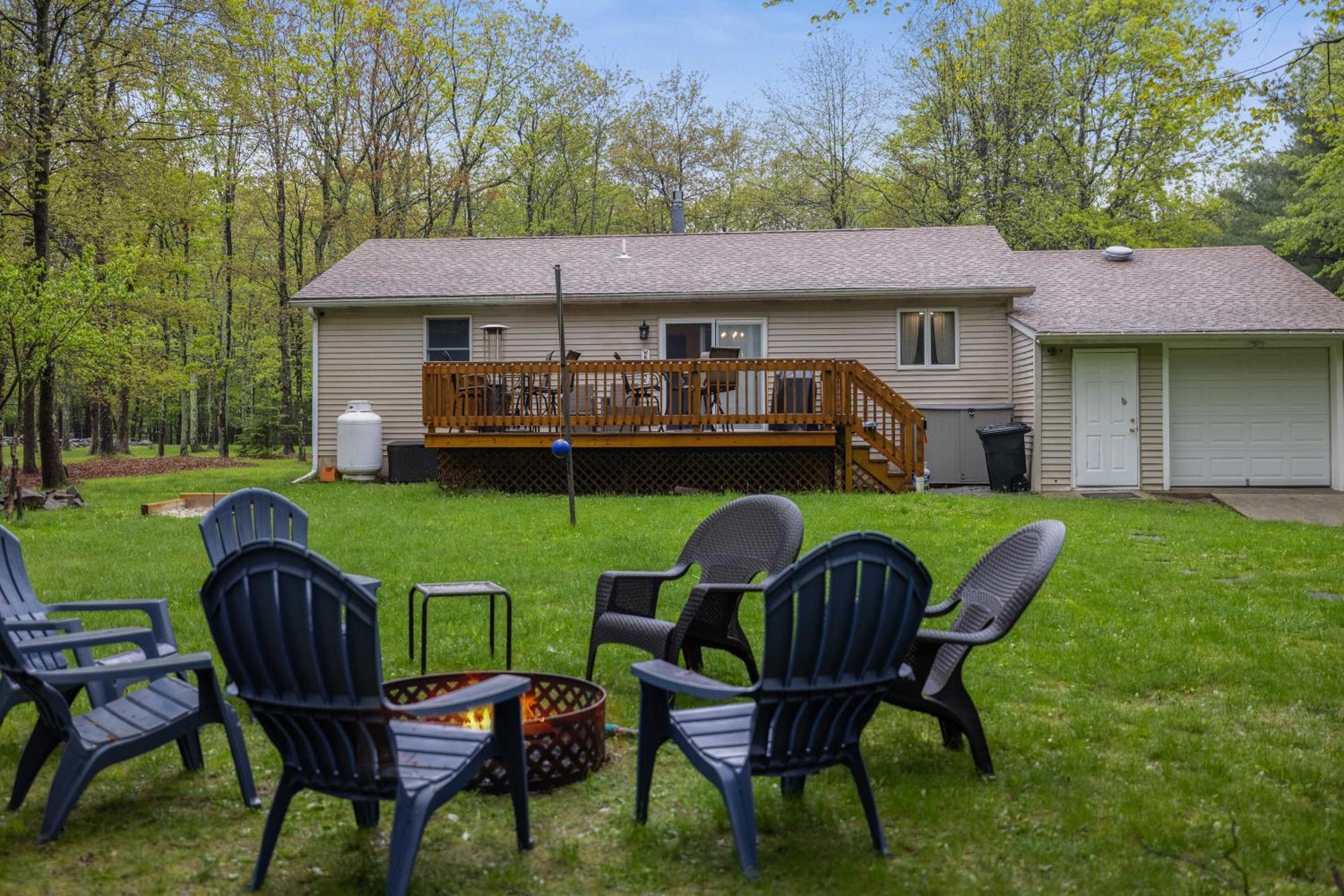 Serenity And Fun All In One In This Cozy Pocono Cabin Jim Thorpe Dış mekan fotoğraf